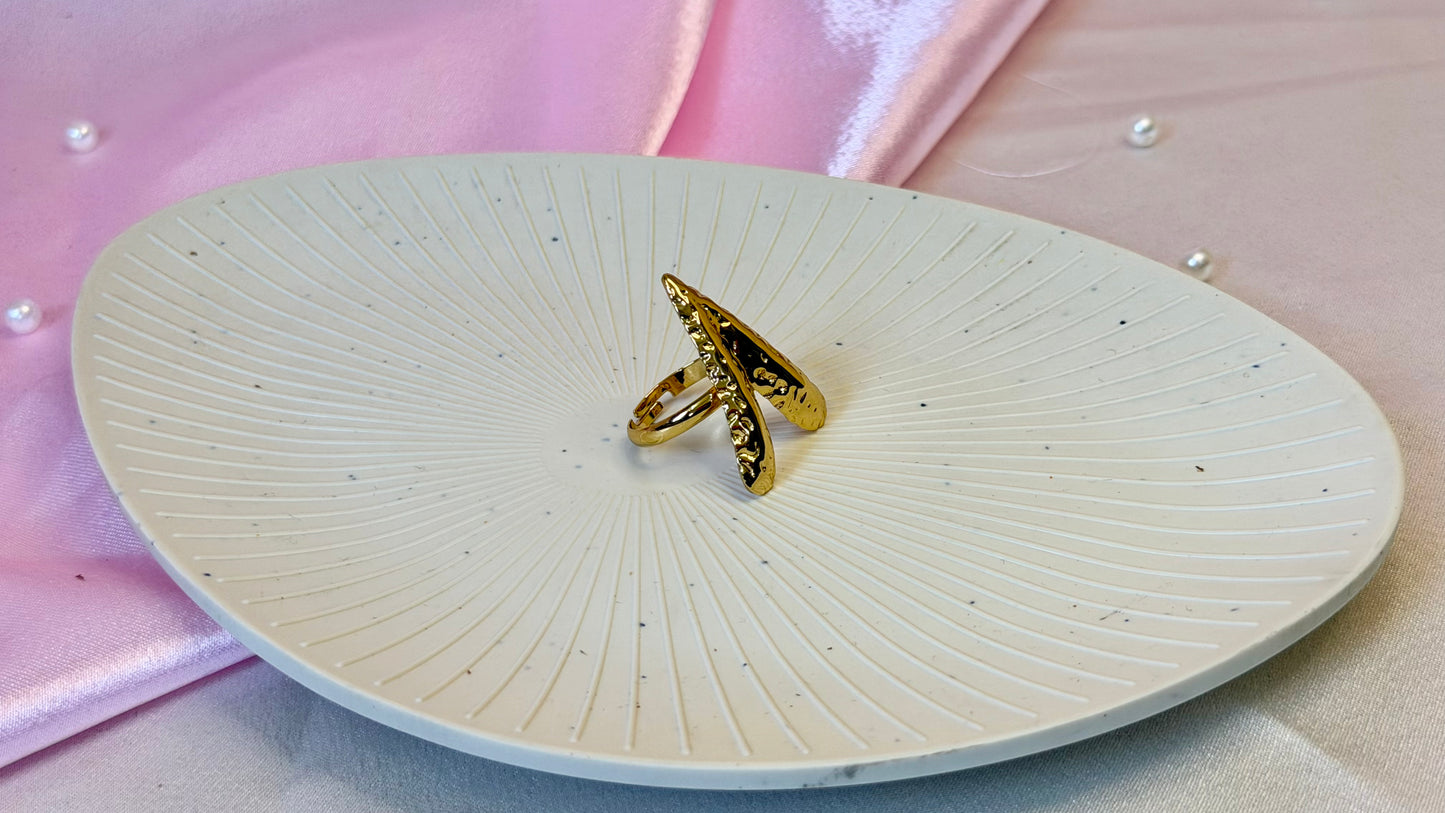 Trustora Crown Twist Ring