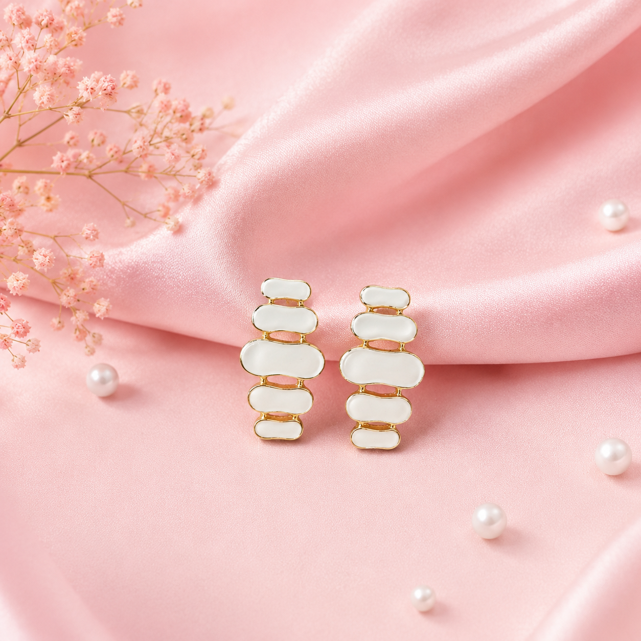 Trustora Vanilla Glow Studs