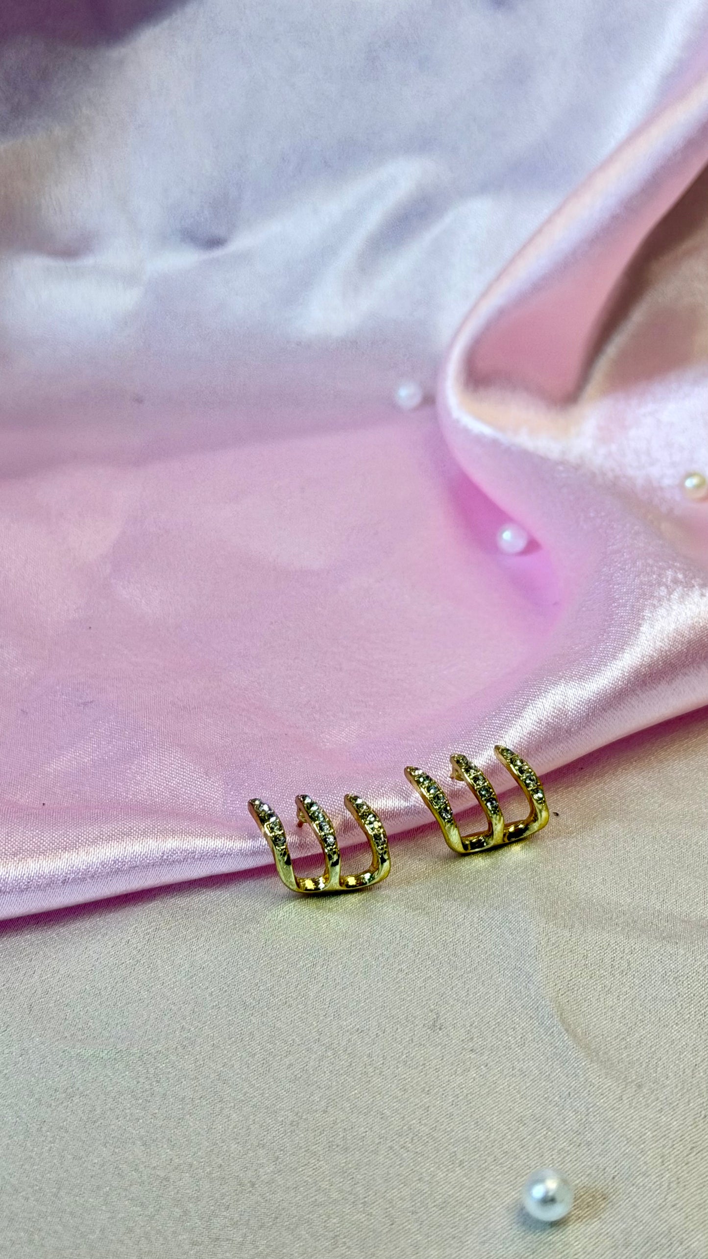 Trustora Golden Whisper Studs