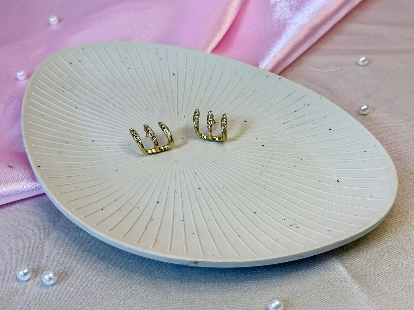 Trustora Golden Whisper Studs