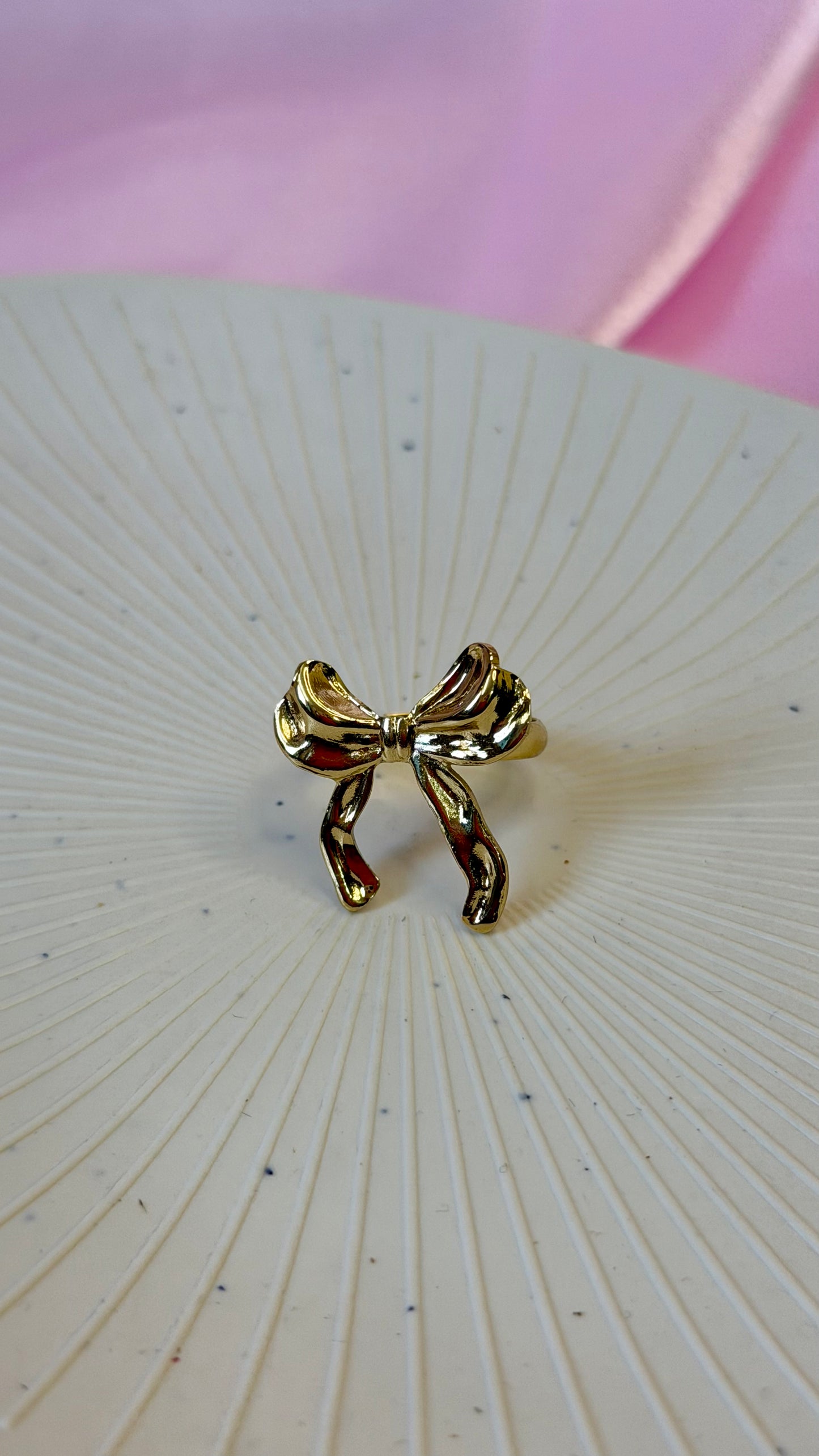Trustora Royal Vine Ring