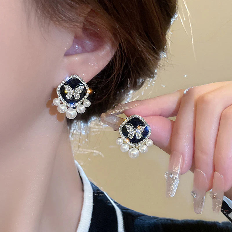 Trustora Midnight Pearl Bloom Earrings