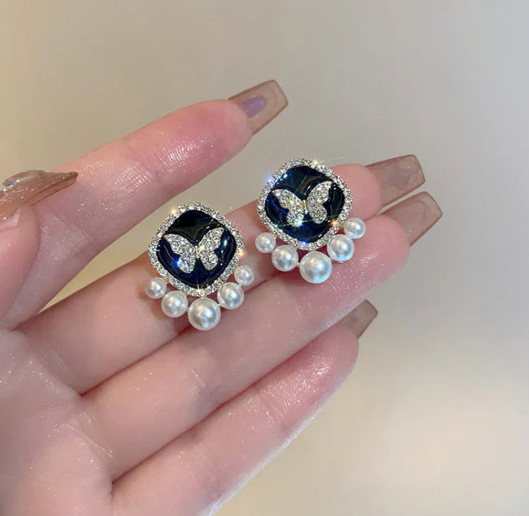 Trustora Midnight Pearl Bloom Earrings